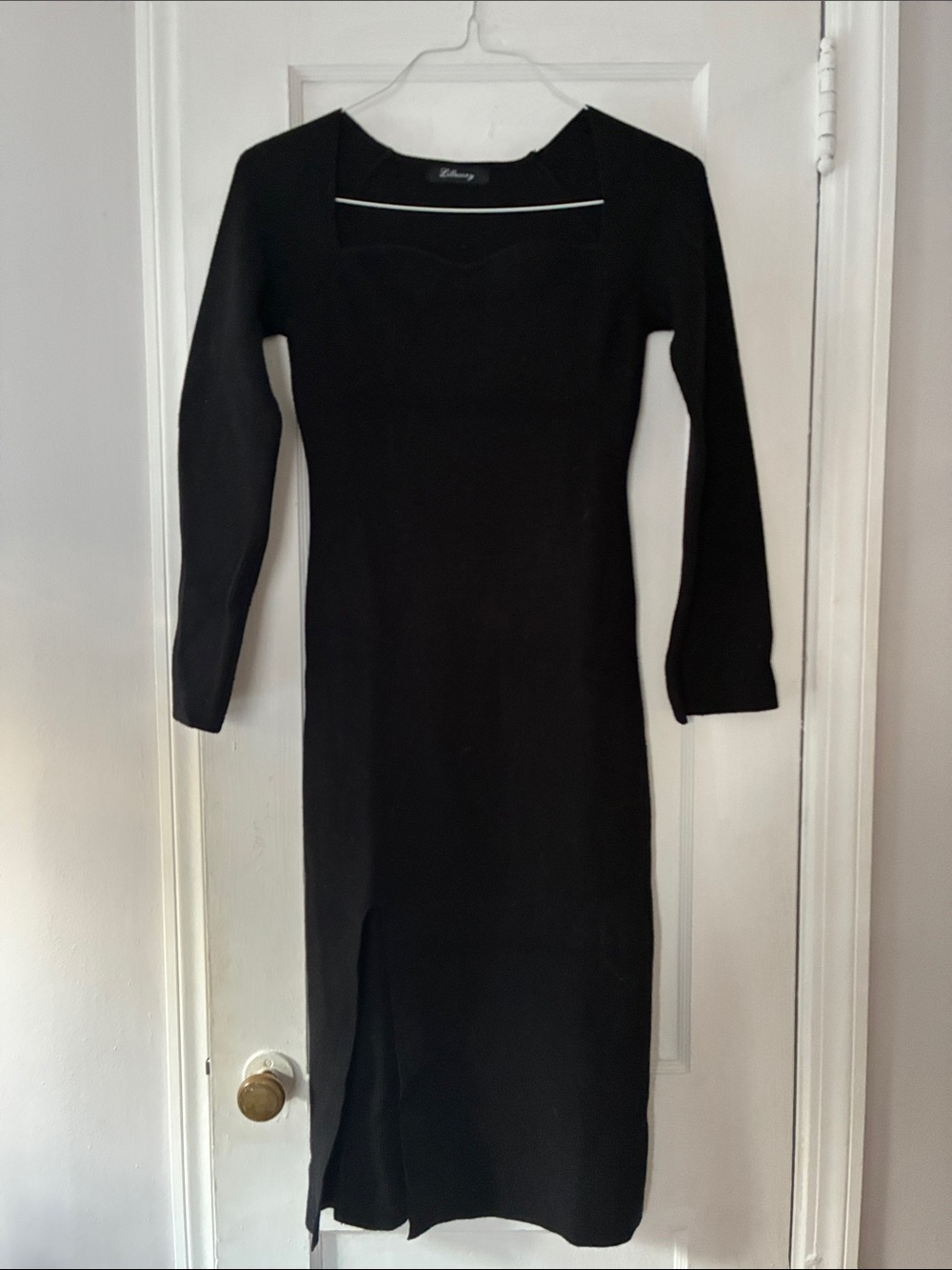 Chic Black Long-Sleeve Midi Dress with Front Slit